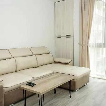 Apartment Azur Delux -1bd Flat With Parking & Pool By Flat Mаnаger *